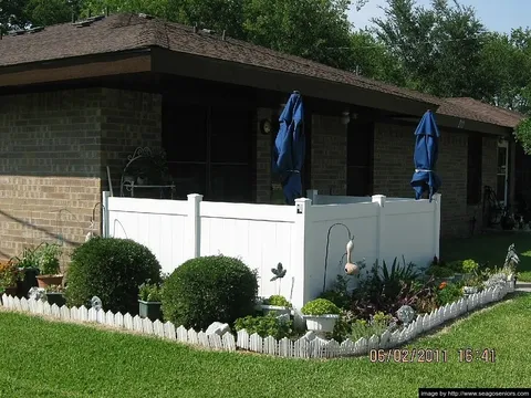 Seagoville Senoir Citizens Home - Photo 11 of 18